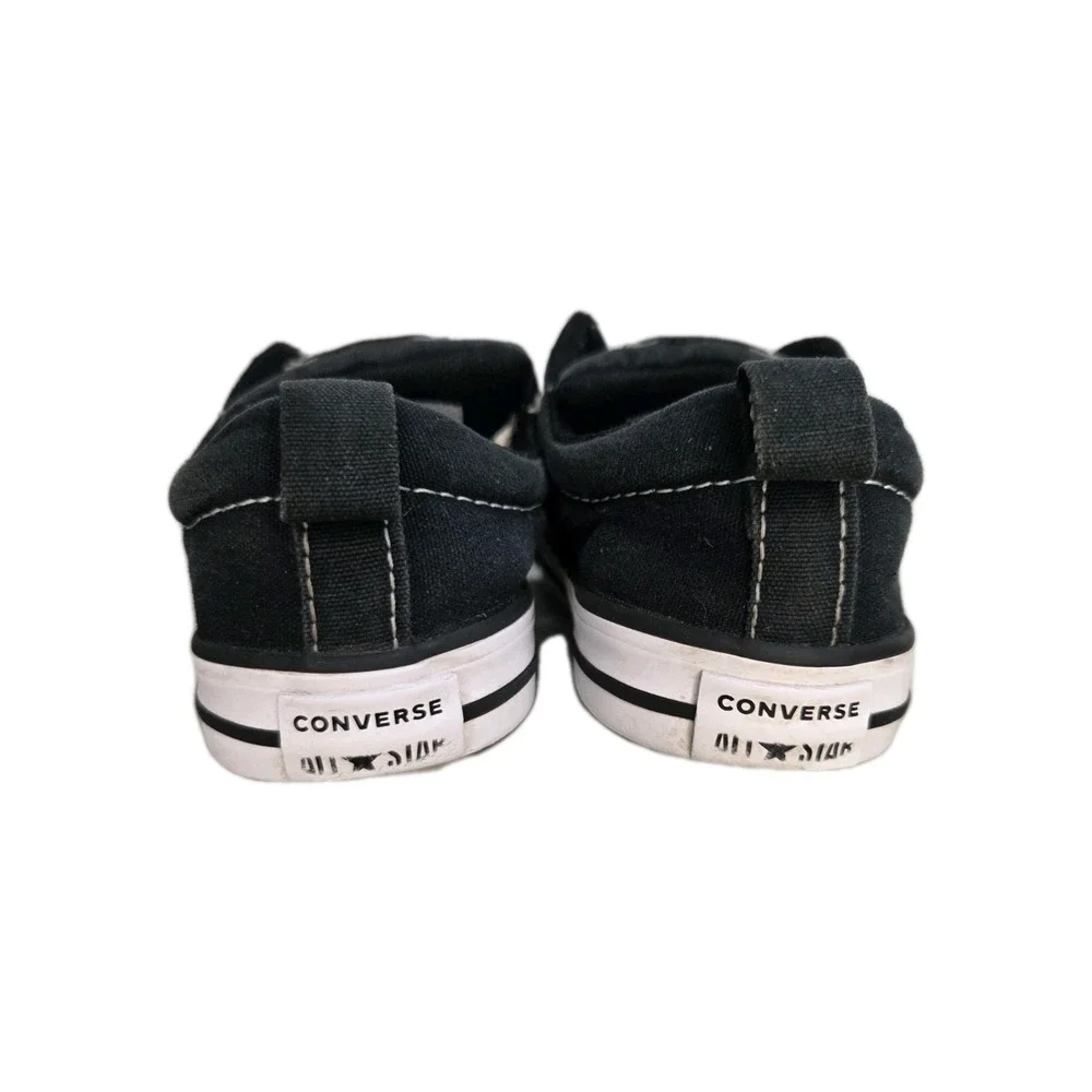 Converse Low Top Sneakers For Kids Size UK8 In Black And White. Has Elastic Band